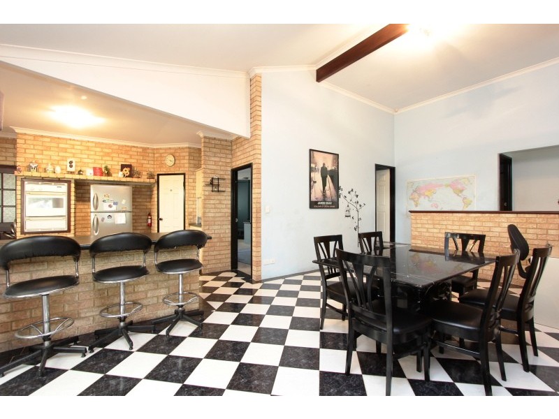 4 Moresby Close, Bibra Lake WA 6163