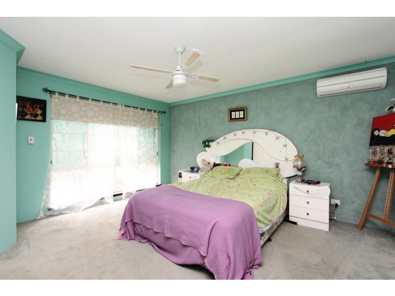 4 Moresby Close, Bibra Lake WA 6163