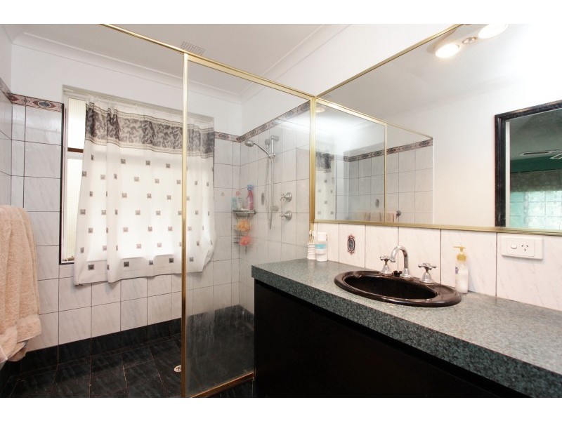 4 Moresby Close, Bibra Lake WA 6163