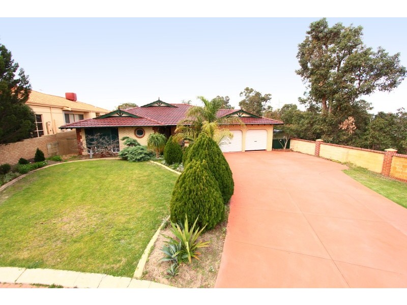 4 Moresby Close, Bibra Lake WA 6163