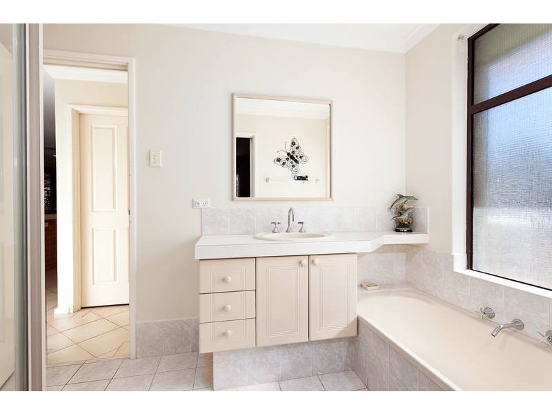 11 Crake Place, Yangebup WA 6164