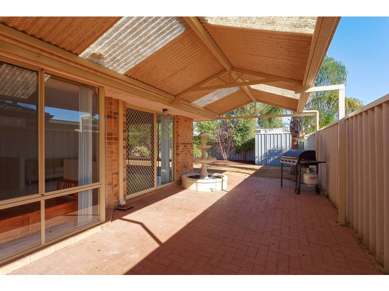 8 Birkett Ave, Beeliar WA 6164