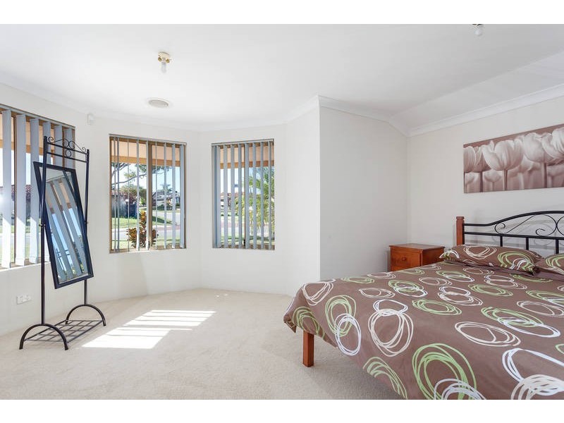 8 Birkett Ave, Beeliar WA 6164