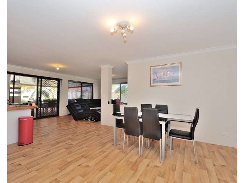 32 Vancouver Circle, Waikiki WA 6169