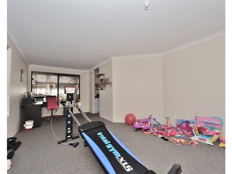 32 Vancouver Circle, Waikiki WA 6169