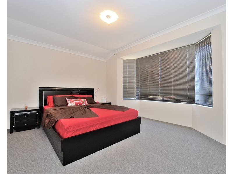 32 Vancouver Circle, Waikiki WA 6169