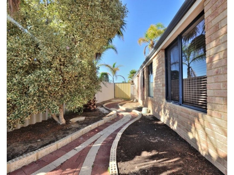 32 Vancouver Circle, Waikiki WA 6169