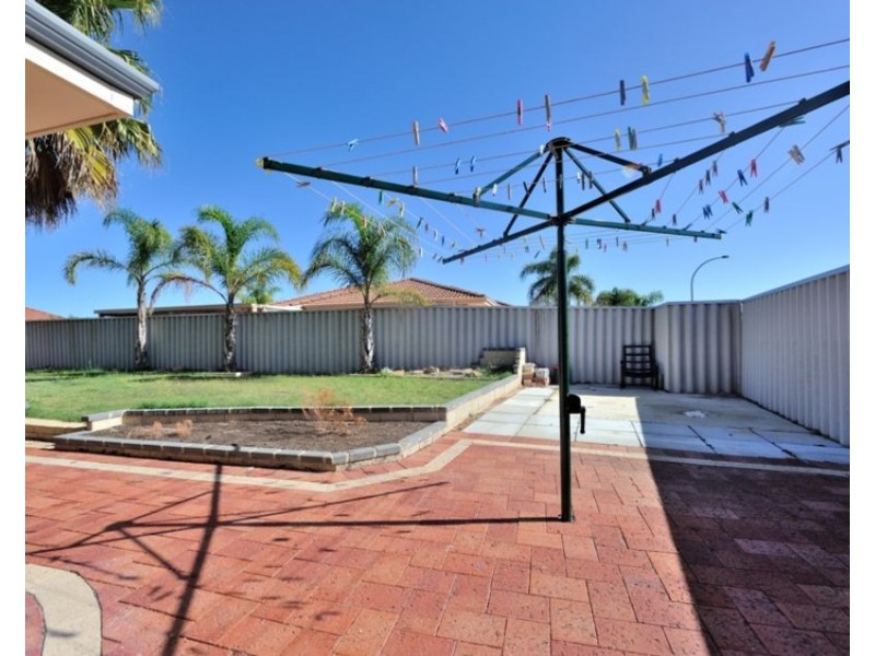 32 Vancouver Circle, Waikiki WA 6169