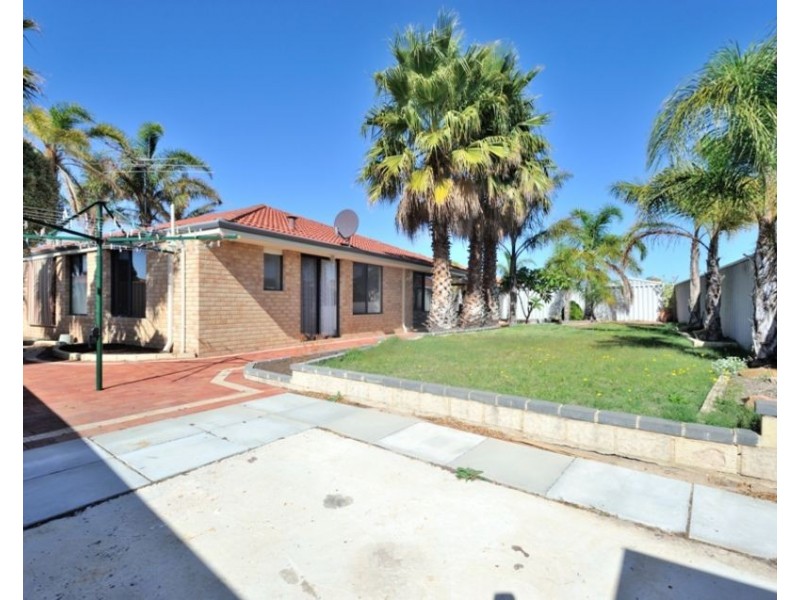 32 Vancouver Circle, Waikiki WA 6169