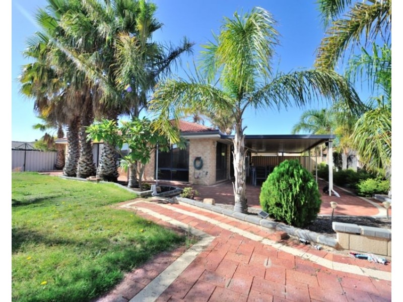 32 Vancouver Circle, Waikiki WA 6169