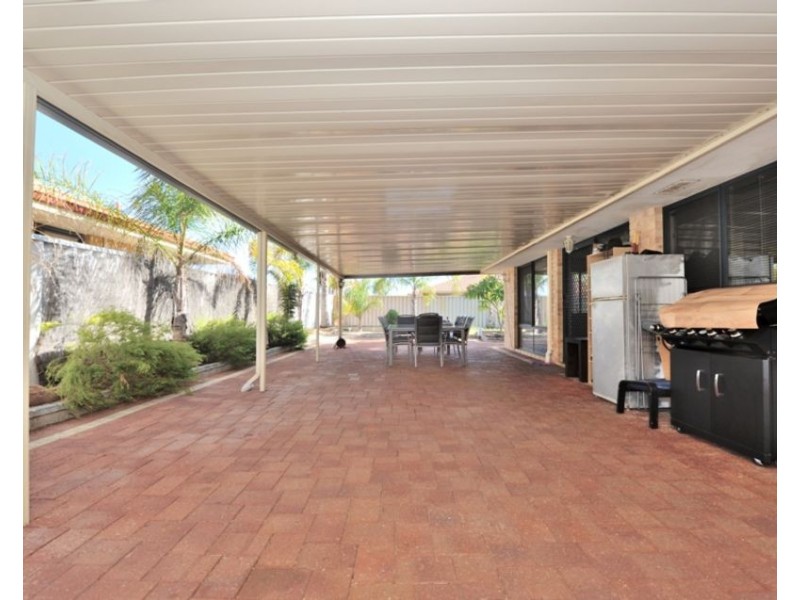 32 Vancouver Circle, Waikiki WA 6169