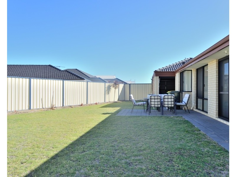 20 Sorrento Turn, Secret Harbour WA 6173