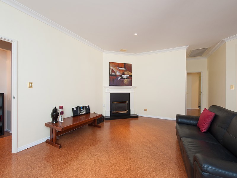 82 Peterborough Circle, North Lake WA 6163