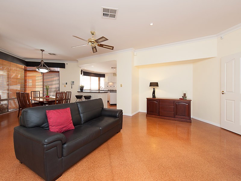 82 Peterborough Circle, North Lake WA 6163