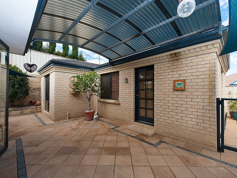 82 Peterborough Circle, North Lake WA 6163