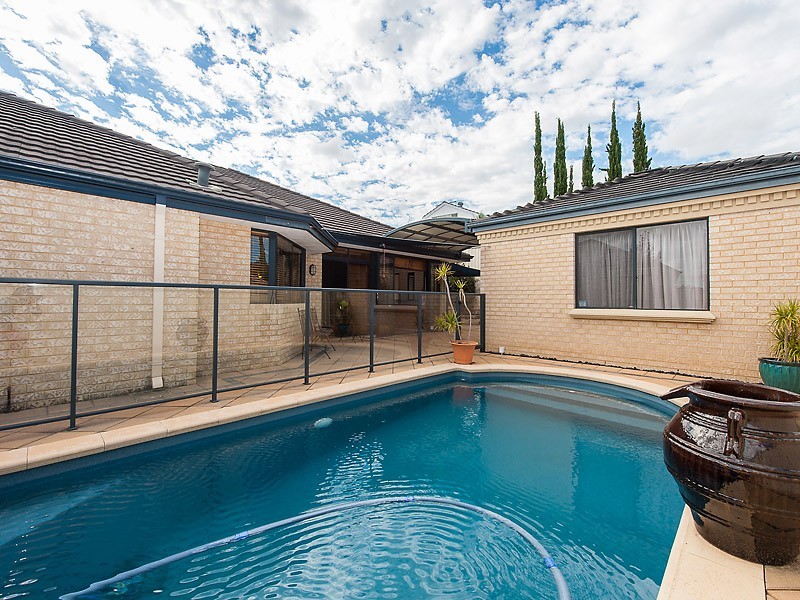 82 Peterborough Circle, North Lake WA 6163