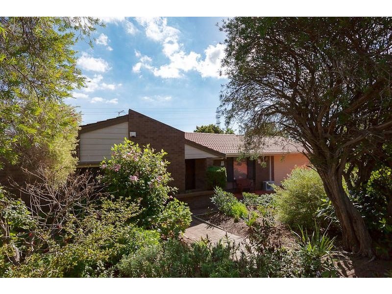 17 Hanrahan Loop, Kardinya WA 6163