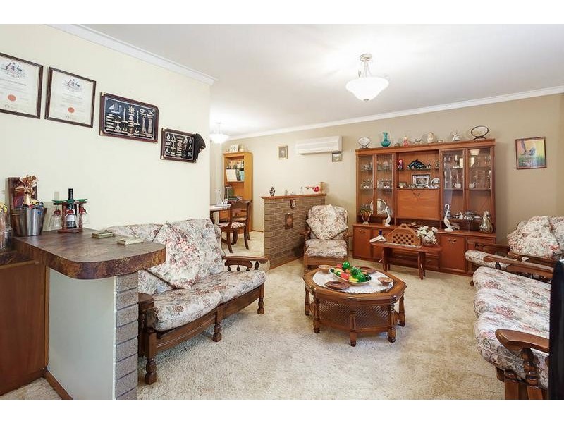 17 Hanrahan Loop, Kardinya WA 6163