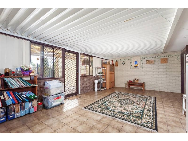 17 Hanrahan Loop, Kardinya WA 6163