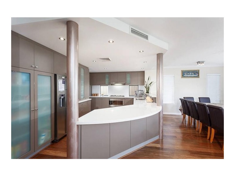 8 Spinebill Rest, Beeliar WA 6164