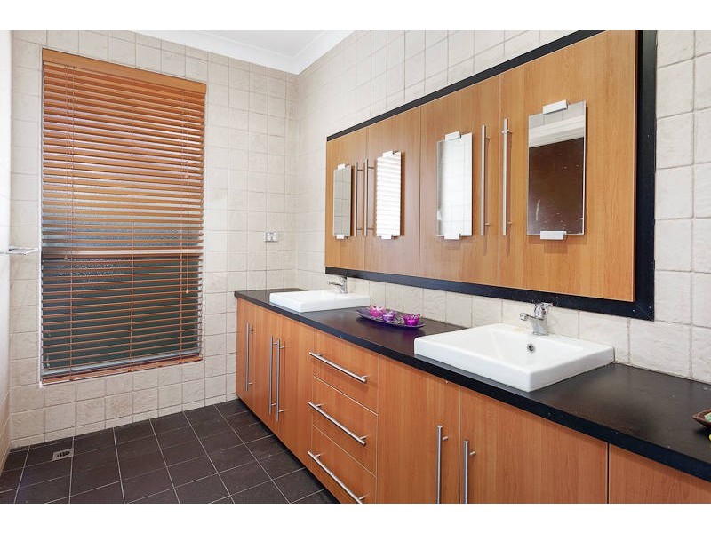 34 Le Souef Drive, Kardinya WA 6163