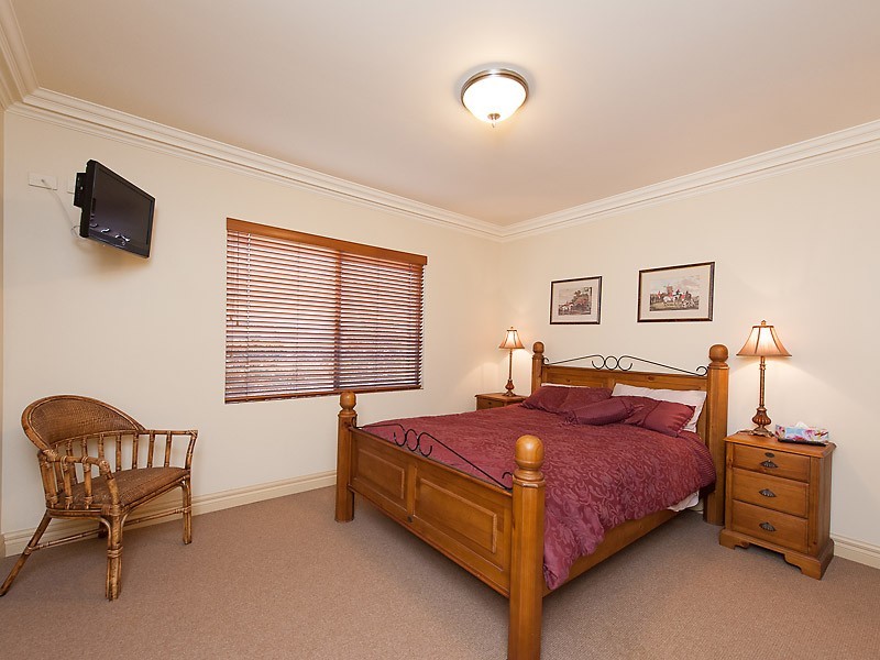 33 Westerway Terrace, North Lake WA 6163