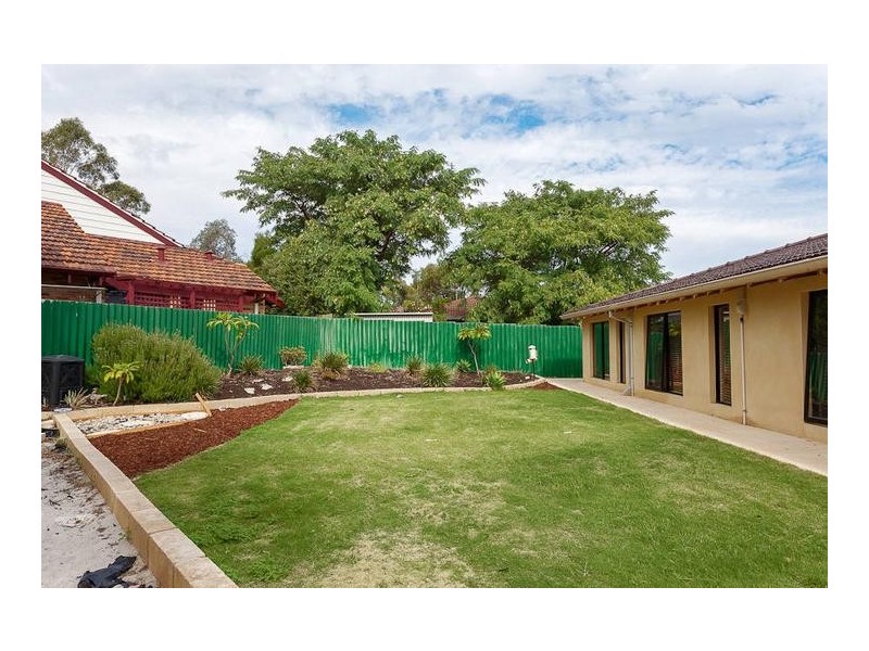 32 Plover Drive, Yangebup WA 6164