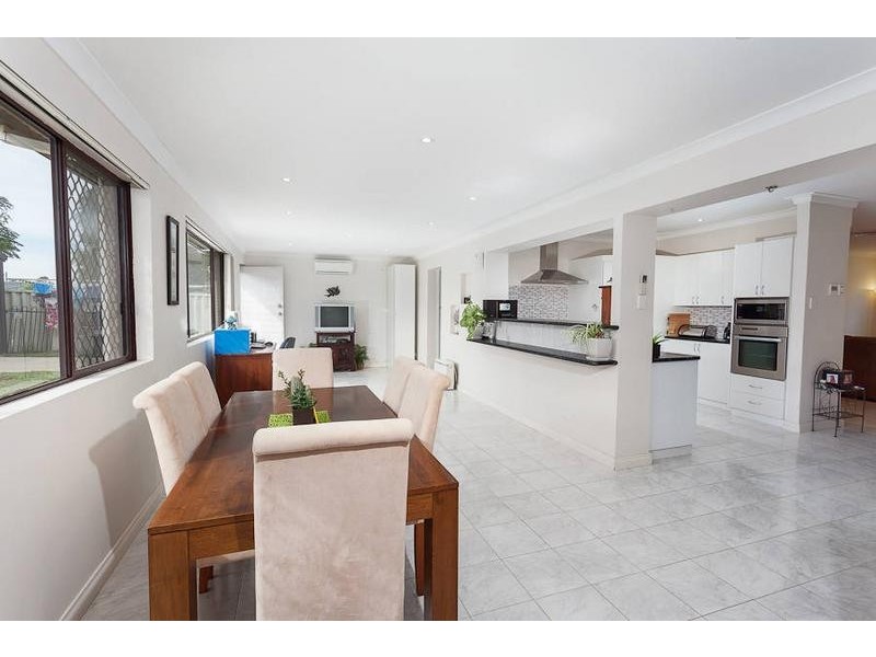 8 Ypres Road, Camillo WA 6111