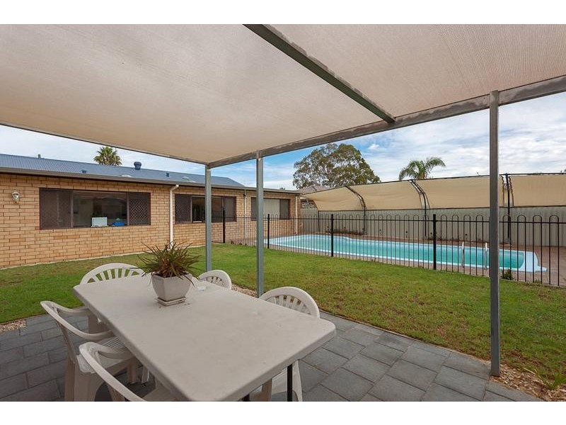 8 Ypres Road, Camillo WA 6111