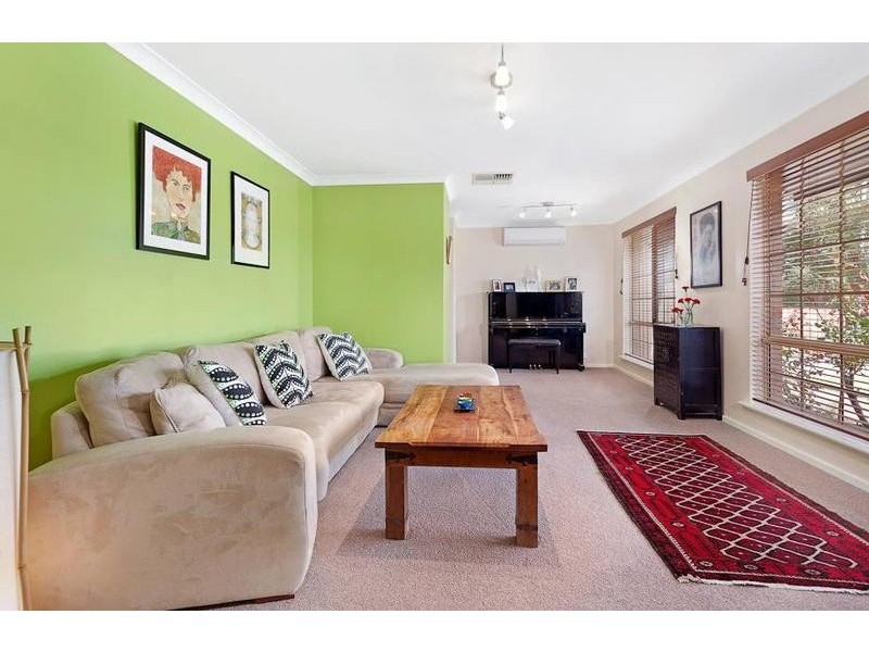 10 Magnolia Gardens, Yangebup WA 6164
