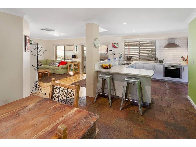 10 Magnolia Gardens, Yangebup WA 6164