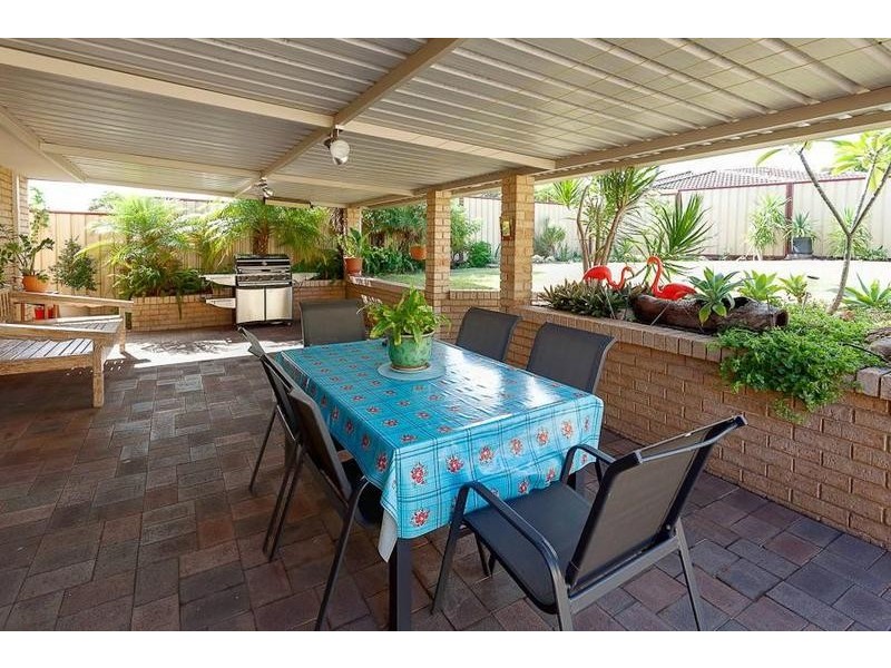 10 Magnolia Gardens, Yangebup WA 6164