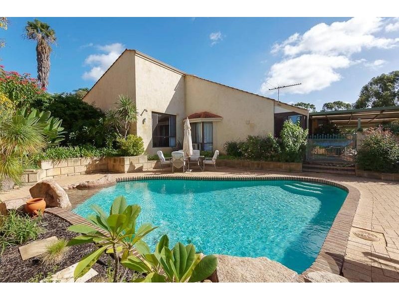 10 Arnold Crescent, Kardinya WA 6163