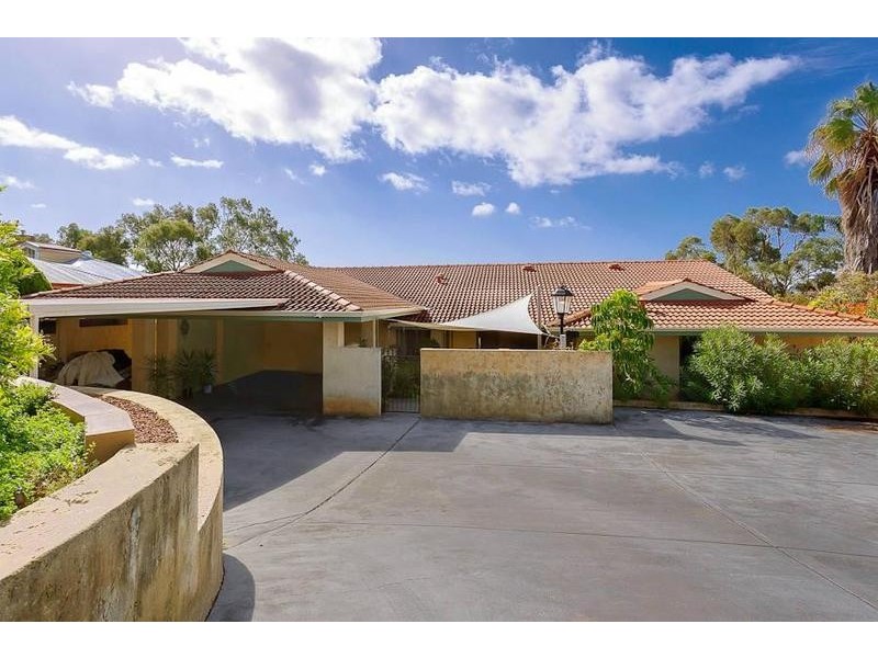 10 Arnold Crescent, Kardinya WA 6163