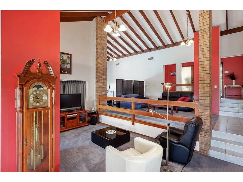 10 Arnold Crescent, Kardinya WA 6163