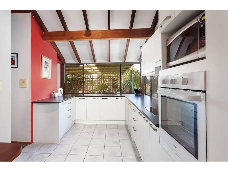 10 Arnold Crescent, Kardinya WA 6163