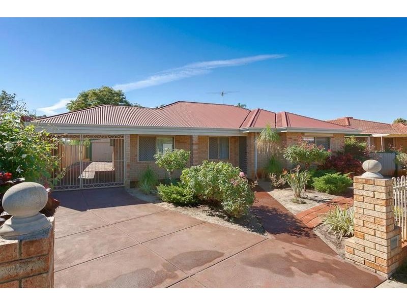 6 Oriole Way, Thornlie WA 6108