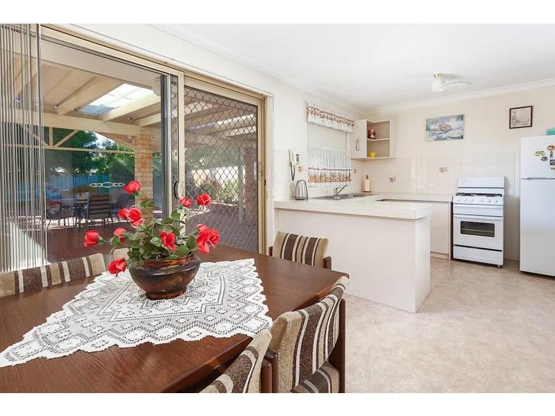 6 Oriole Way, Thornlie WA 6108