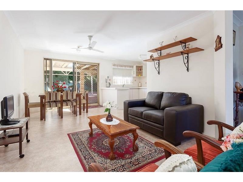 6 Oriole Way, Thornlie WA 6108