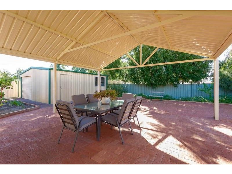 6 Oriole Way, Thornlie WA 6108