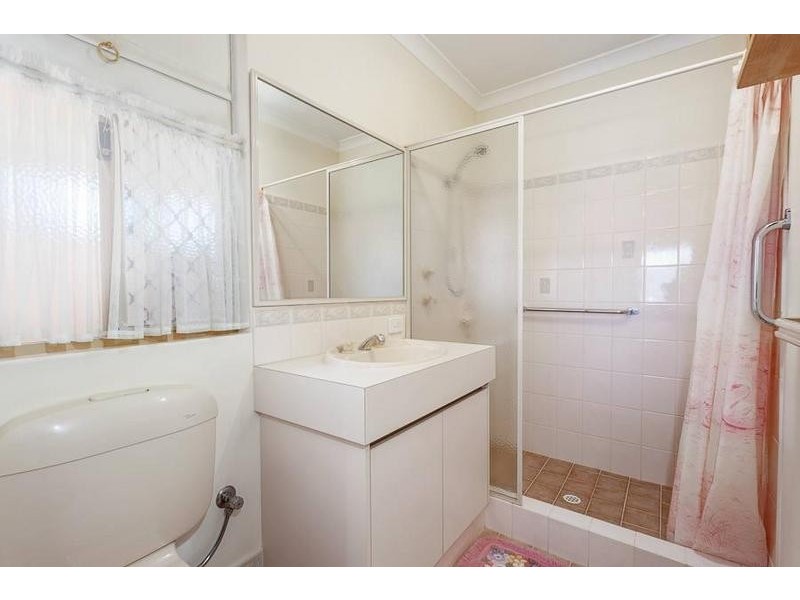 6 Oriole Way, Thornlie WA 6108