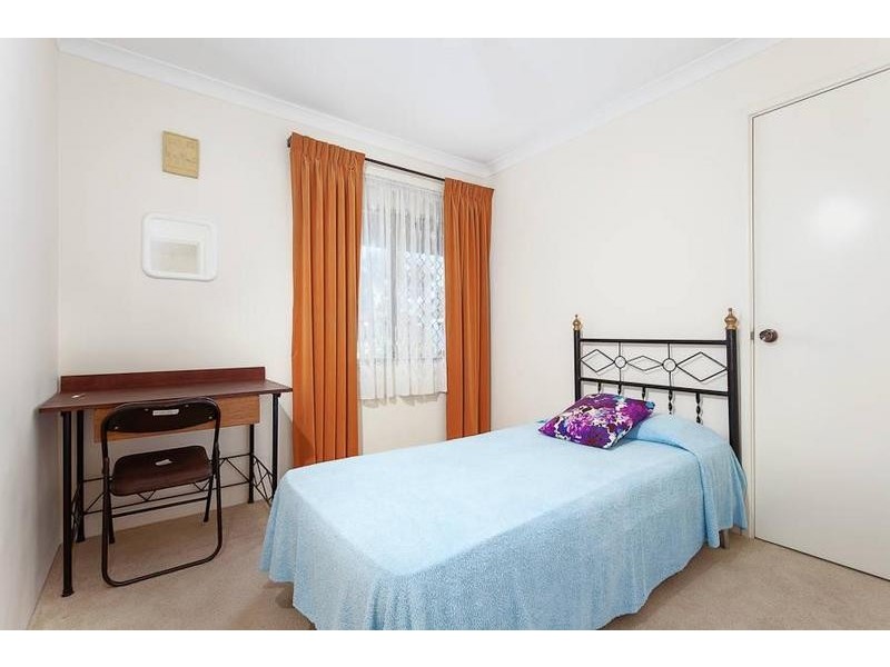 6 Oriole Way, Thornlie WA 6108