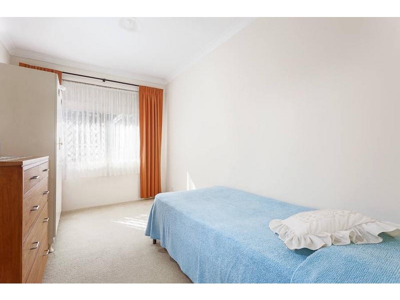 6 Oriole Way, Thornlie WA 6108