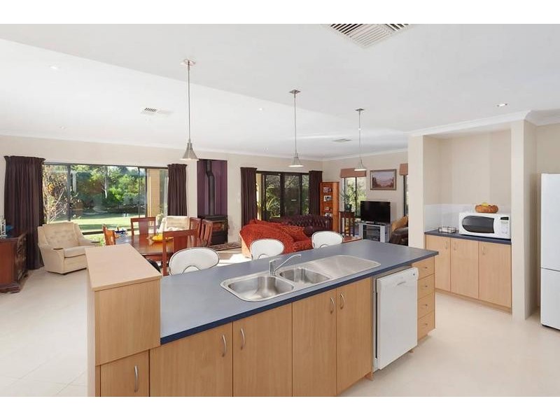 7 Owsten Court, Banjup WA 6164