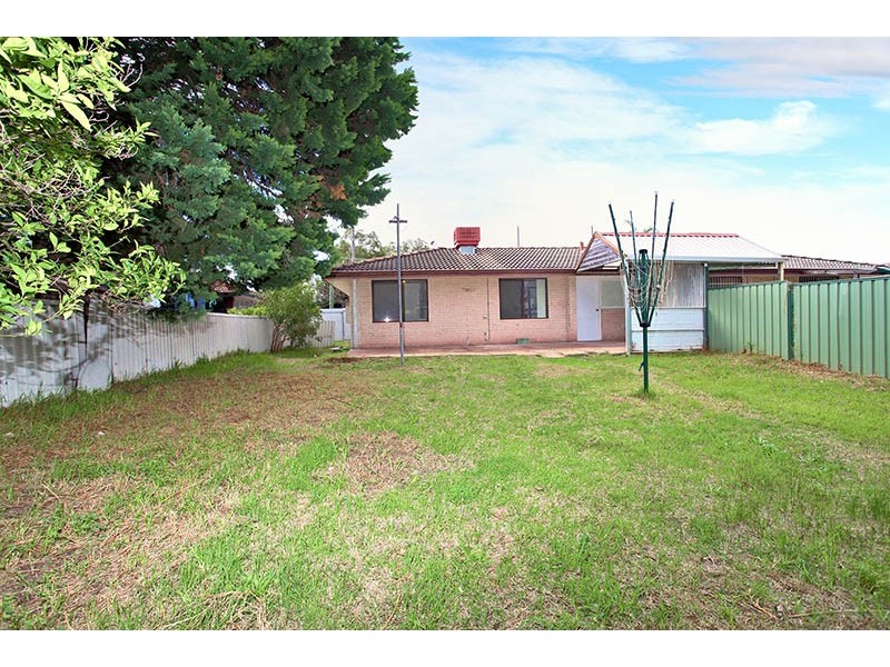 33A Crandon Street, Gosnells WA 6110