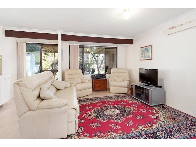 18 Blackthorne Crescent, South Lake WA 6164