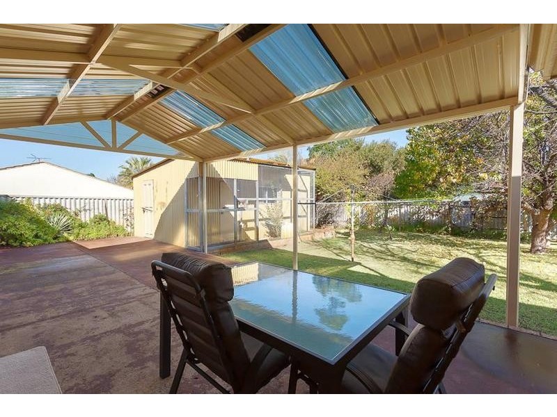 18 Blackthorne Crescent, South Lake WA 6164