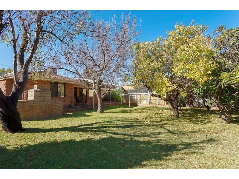 18 Blackthorne Crescent, South Lake WA 6164