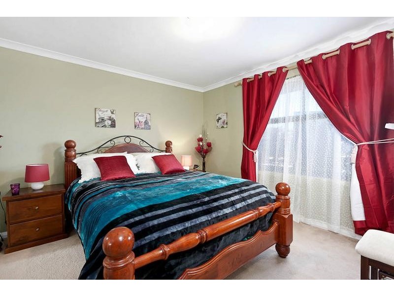 8 Goulburn Approach, Hammond Park WA 6164