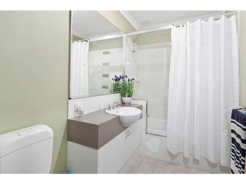 8 Goulburn Approach, Hammond Park WA 6164